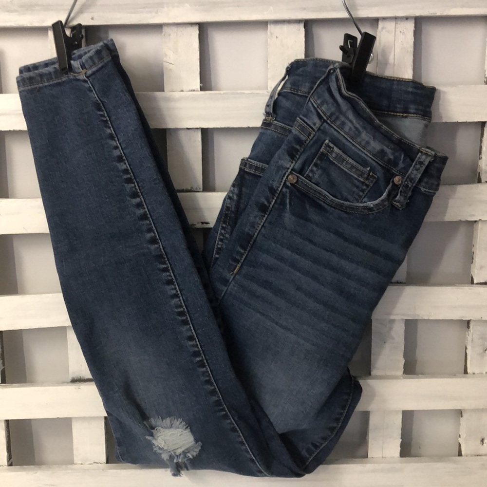 Kendall + Kylie High Rise Junior Jean Size: 5/27